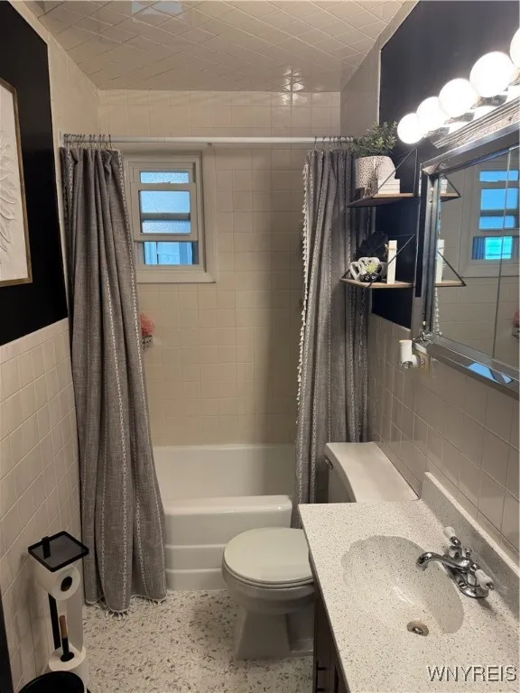 88 Elsie Lane, Grand Island, New York 14072, Grand Island, New York 14072, 3 Bedrooms Bedrooms, 8 Rooms Rooms,1 BathroomBathrooms,Residential,For Sale,88 Elsie Lane, Grand Island, New York 14072,0,B1637595