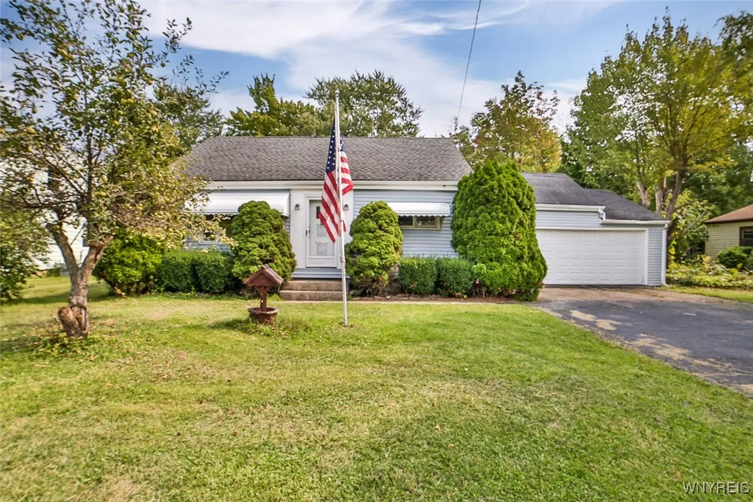 440 Sunset Drive, Hamburg, New York 14075, Hamburg, New York 14075, 2 Bedrooms Bedrooms, 4 Rooms Rooms,1 BathroomBathrooms,Residential,For Sale,440 Sunset Drive, Hamburg, New York 14075,0,B1637597