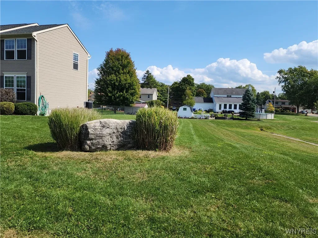 5839 Pinehurst Court, Hamburg, New York 14085, Hamburg, New York 14085, 5 Bedrooms Bedrooms, 13 Rooms Rooms,2 BathroomsBathrooms,Residential,For Sale,5839 Pinehurst Court, Hamburg, New York 14085,0,B1634009