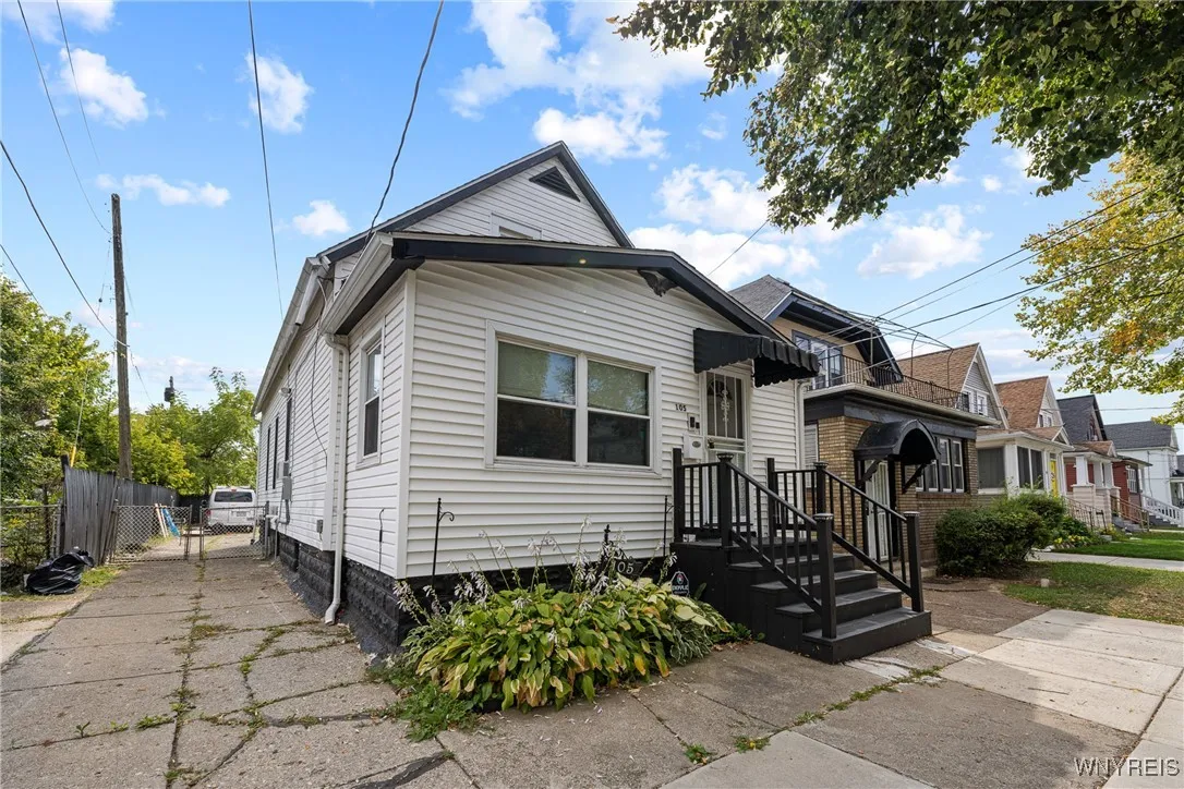 105 Dorris Avenue, Buffalo, New York 14215, Buffalo, New York 14215, 4 Bedrooms Bedrooms, 6 Rooms Rooms,1 BathroomBathrooms,Residential,Closed,105 Dorris Avenue, Buffalo, New York 14215,0,B1637623