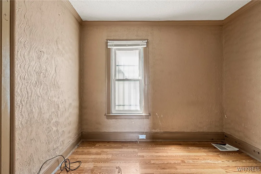 105 Dorris Avenue, Buffalo, New York 14215, Buffalo, New York 14215, 4 Bedrooms Bedrooms, 6 Rooms Rooms,1 BathroomBathrooms,Residential,Closed,105 Dorris Avenue, Buffalo, New York 14215,0,B1637623