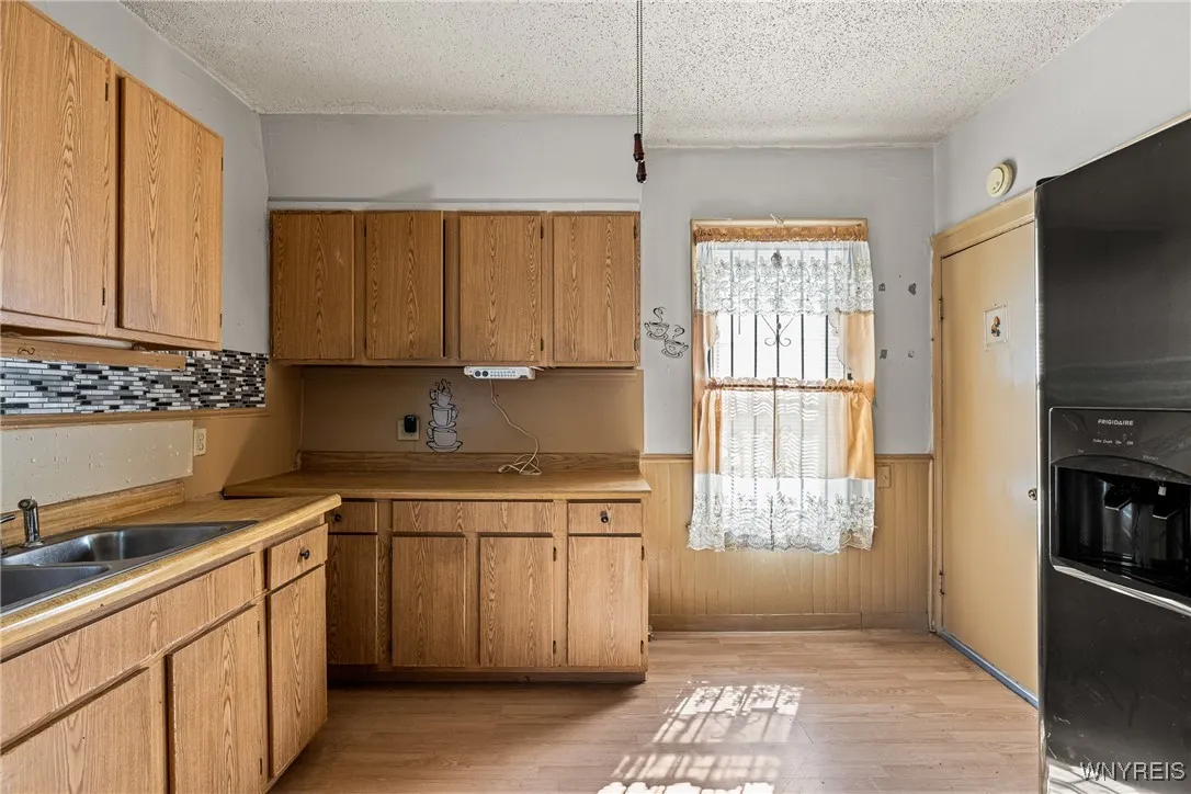 105 Dorris Avenue, Buffalo, New York 14215, Buffalo, New York 14215, 4 Bedrooms Bedrooms, 6 Rooms Rooms,1 BathroomBathrooms,Residential,Closed,105 Dorris Avenue, Buffalo, New York 14215,0,B1637623