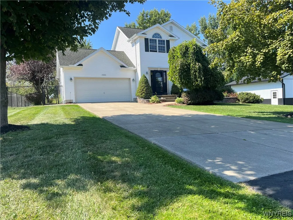 5992 Shoreham Drive, Hamburg, New York 14085, Hamburg, New York 14085, 3 Bedrooms Bedrooms, 6 Rooms Rooms,1 BathroomBathrooms,Residential,For Sale,5992 Shoreham Drive, Hamburg, New York 14085,0,B1637748