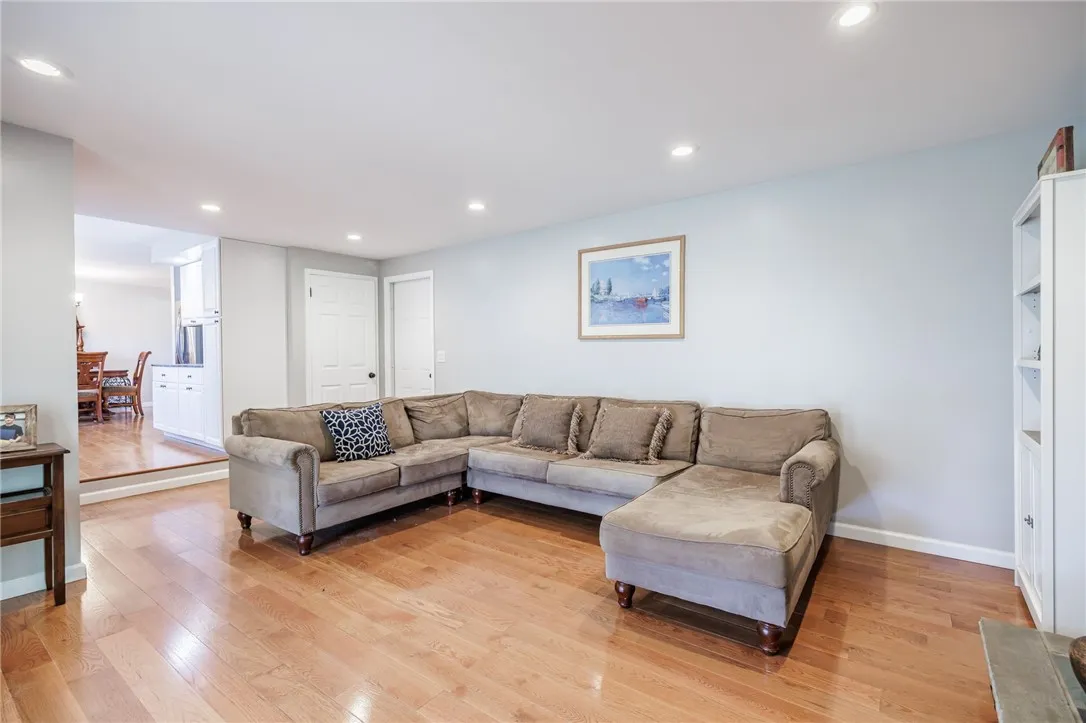 30 West Sunset Trail West, Perinton, New York 1445, Perinton, New York 14450, 3 Bedrooms Bedrooms, 8 Rooms Rooms,1 BathroomBathrooms,Residential,Closed,30 West Sunset Trail West, Perinton, New York 1445,0,R1637700