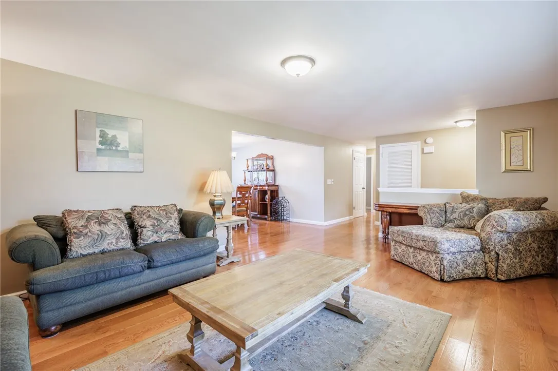 30 West Sunset Trail West, Perinton, New York 1445, Perinton, New York 14450, 3 Bedrooms Bedrooms, 8 Rooms Rooms,1 BathroomBathrooms,Residential,Closed,30 West Sunset Trail West, Perinton, New York 1445,0,R1637700