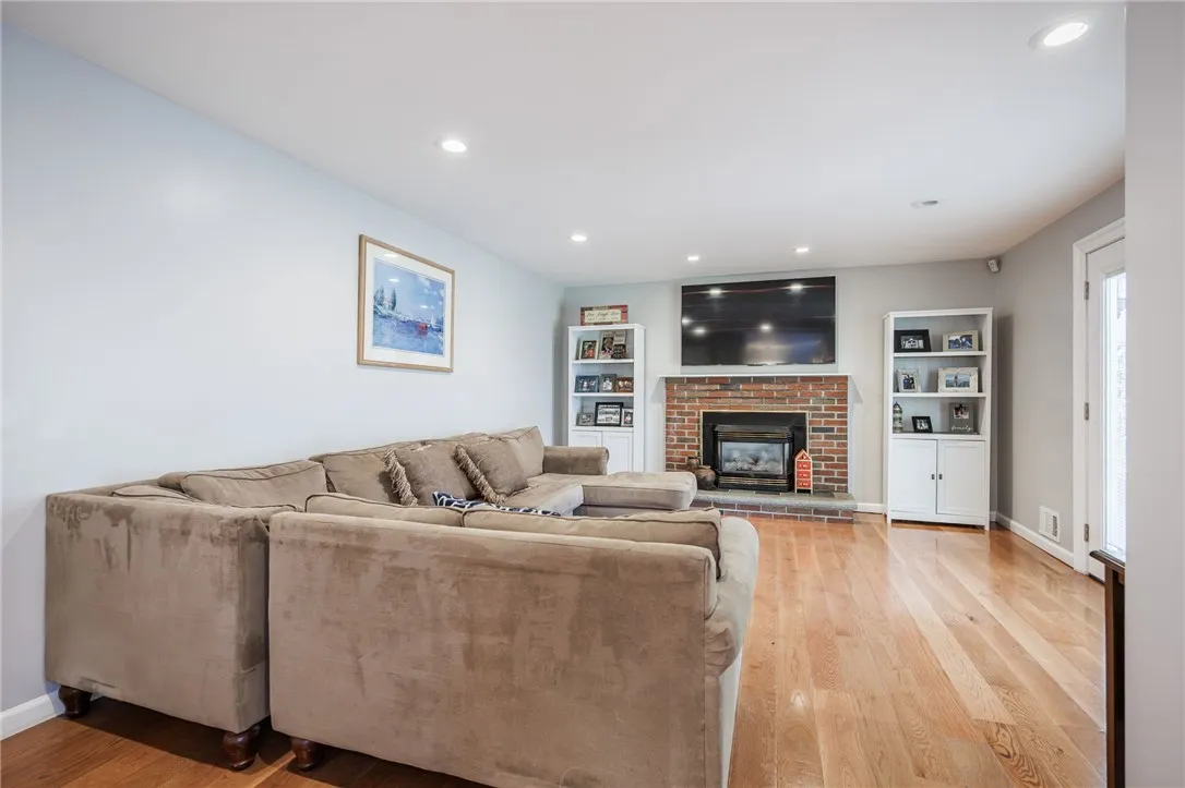 30 West Sunset Trail West, Perinton, New York 1445, Perinton, New York 14450, 3 Bedrooms Bedrooms, 8 Rooms Rooms,1 BathroomBathrooms,Residential,Closed,30 West Sunset Trail West, Perinton, New York 1445,0,R1637700