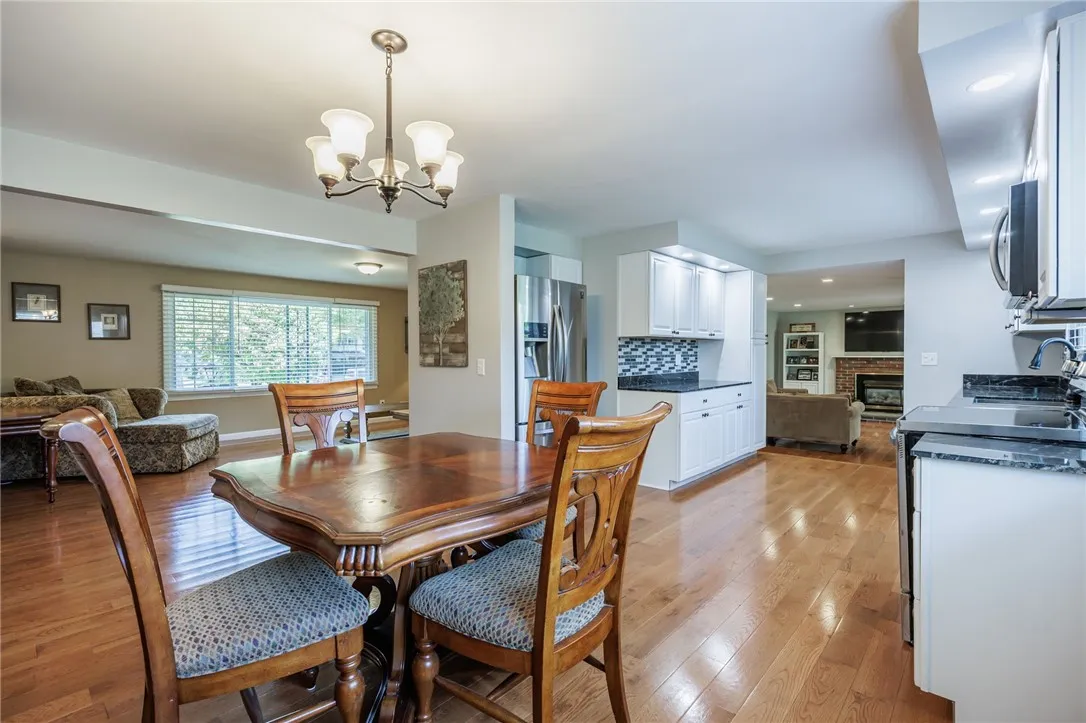 30 West Sunset Trail West, Perinton, New York 1445, Perinton, New York 14450, 3 Bedrooms Bedrooms, 8 Rooms Rooms,1 BathroomBathrooms,Residential,Closed,30 West Sunset Trail West, Perinton, New York 1445,0,R1637700