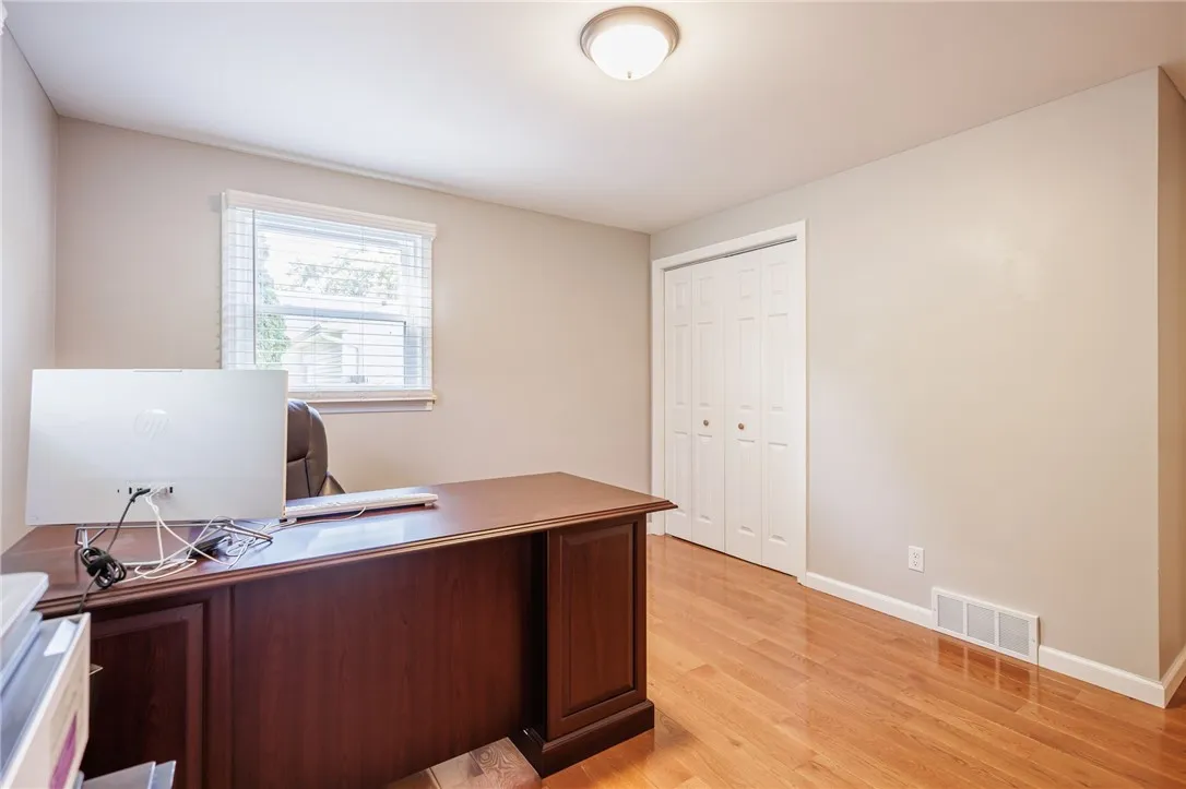 30 West Sunset Trail West, Perinton, New York 1445, Perinton, New York 14450, 3 Bedrooms Bedrooms, 8 Rooms Rooms,1 BathroomBathrooms,Residential,Closed,30 West Sunset Trail West, Perinton, New York 1445,0,R1637700