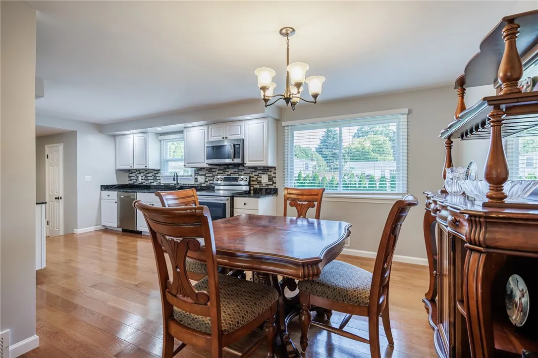30 West Sunset Trail West, Perinton, New York 1445, Perinton, New York 14450, 3 Bedrooms Bedrooms, 8 Rooms Rooms,1 BathroomBathrooms,Residential,Closed,30 West Sunset Trail West, Perinton, New York 1445,0,R1637700