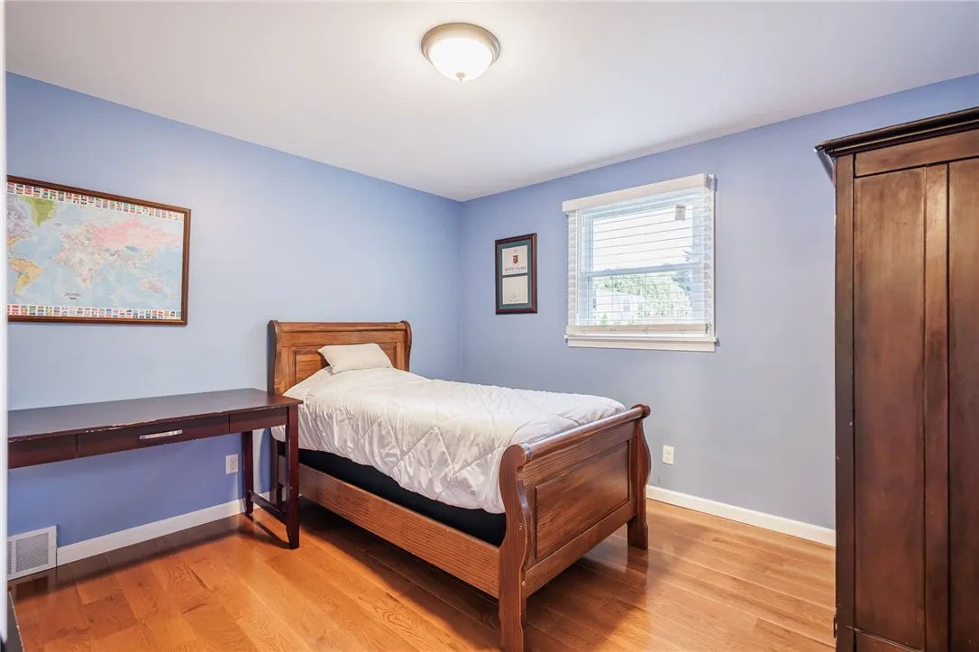 30 West Sunset Trail West, Perinton, New York 1445, Perinton, New York 14450, 3 Bedrooms Bedrooms, 8 Rooms Rooms,1 BathroomBathrooms,Residential,Closed,30 West Sunset Trail West, Perinton, New York 1445,0,R1637700