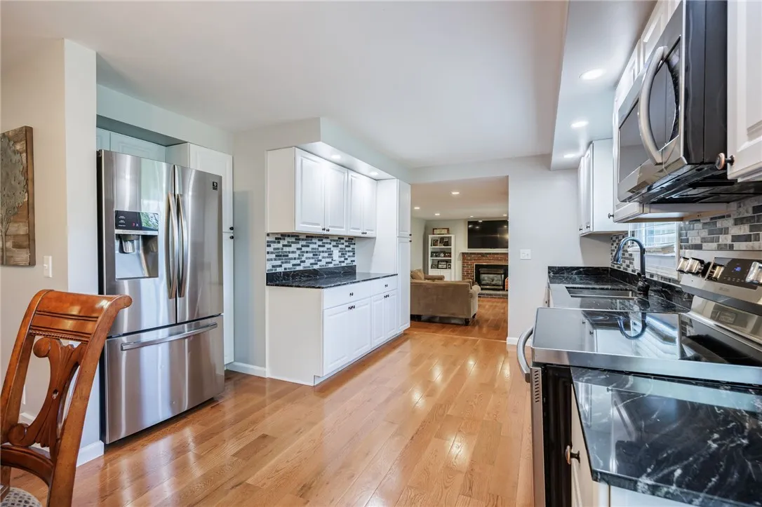 30 West Sunset Trail West, Perinton, New York 1445, Perinton, New York 14450, 3 Bedrooms Bedrooms, 8 Rooms Rooms,1 BathroomBathrooms,Residential,Closed,30 West Sunset Trail West, Perinton, New York 1445,0,R1637700