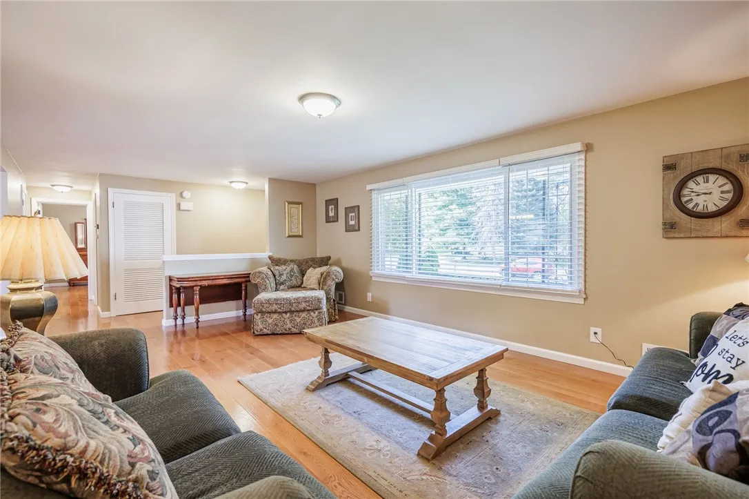 30 West Sunset Trail West, Perinton, New York 1445, Perinton, New York 14450, 3 Bedrooms Bedrooms, 8 Rooms Rooms,1 BathroomBathrooms,Residential,Closed,30 West Sunset Trail West, Perinton, New York 1445,0,R1637700