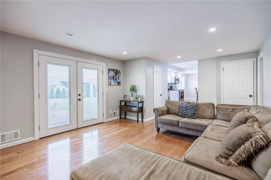 30 West Sunset Trail West, Perinton, New York 1445, Perinton, New York 14450, 3 Bedrooms Bedrooms, 8 Rooms Rooms,1 BathroomBathrooms,Residential,Closed,30 West Sunset Trail West, Perinton, New York 1445,0,R1637700