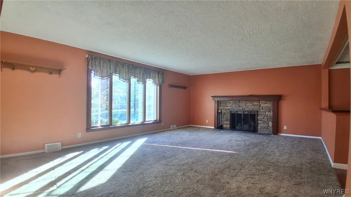 1552 East Park Road, Grand Island, New York 14072, Grand Island, New York 14072, 3 Bedrooms Bedrooms, 7 Rooms Rooms,1 BathroomBathrooms,Residential,Closed,1552 East Park Road, Grand Island, New York 14072,0,B1637764