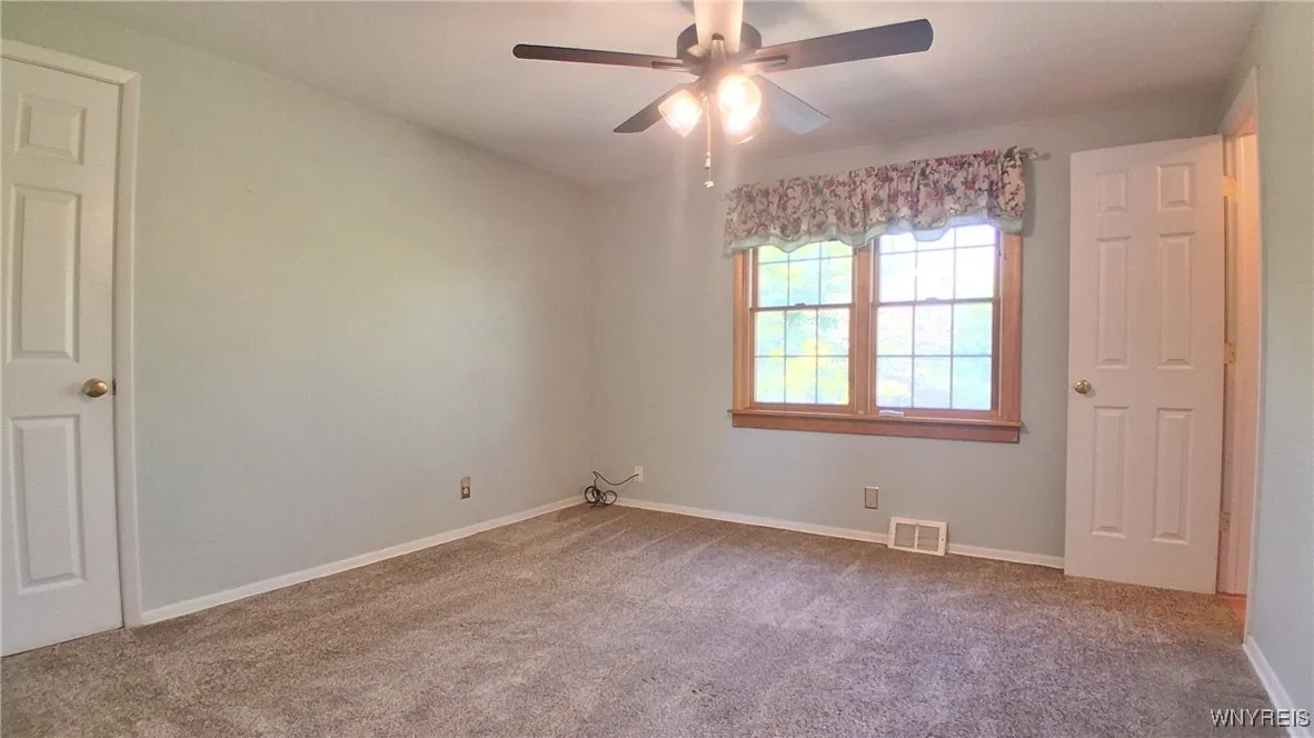 1552 East Park Road, Grand Island, New York 14072, Grand Island, New York 14072, 3 Bedrooms Bedrooms, 7 Rooms Rooms,1 BathroomBathrooms,Residential,Closed,1552 East Park Road, Grand Island, New York 14072,0,B1637764