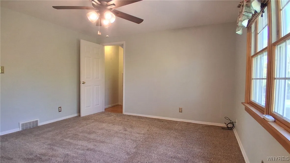 1552 East Park Road, Grand Island, New York 14072, Grand Island, New York 14072, 3 Bedrooms Bedrooms, 7 Rooms Rooms,1 BathroomBathrooms,Residential,Closed,1552 East Park Road, Grand Island, New York 14072,0,B1637764