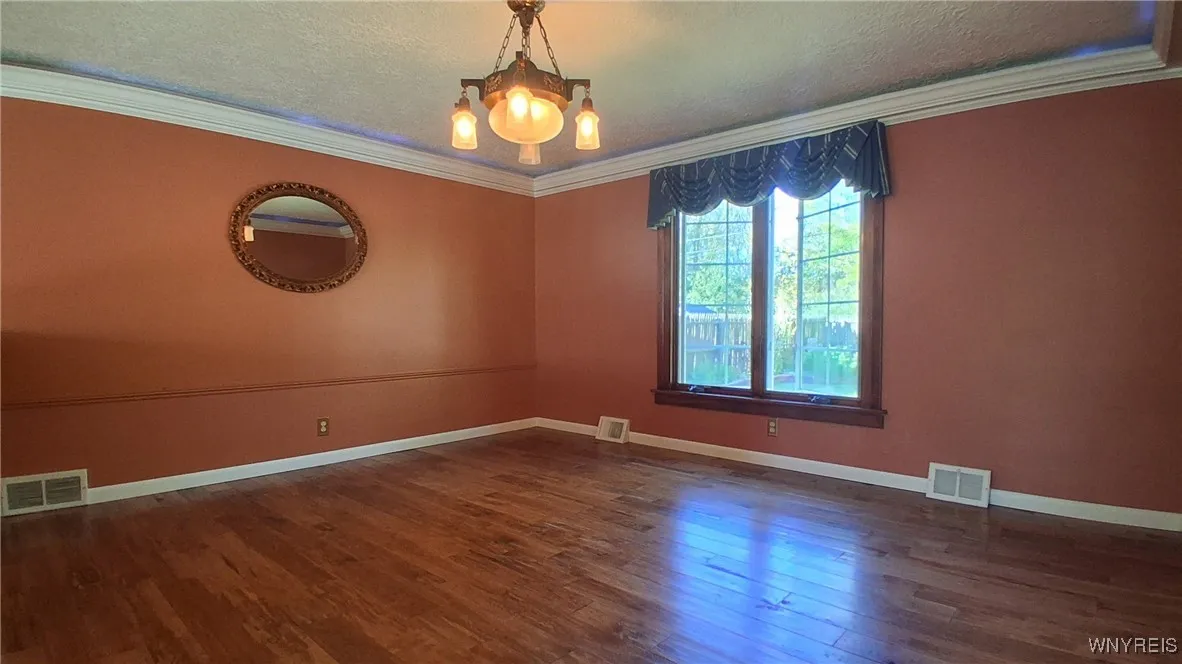 1552 East Park Road, Grand Island, New York 14072, Grand Island, New York 14072, 3 Bedrooms Bedrooms, 7 Rooms Rooms,1 BathroomBathrooms,Residential,Closed,1552 East Park Road, Grand Island, New York 14072,0,B1637764