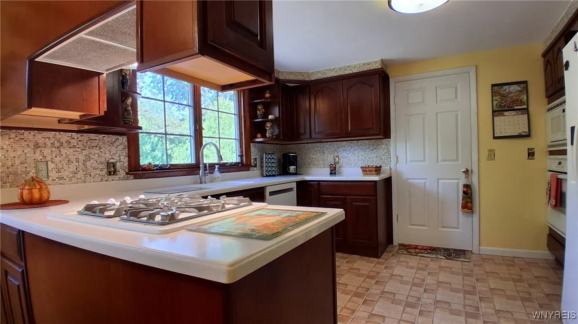 1552 East Park Road, Grand Island, New York 14072, Grand Island, New York 14072, 3 Bedrooms Bedrooms, 7 Rooms Rooms,1 BathroomBathrooms,Residential,For Sale,1552 East Park Road, Grand Island, New York 14072,0,B1637764