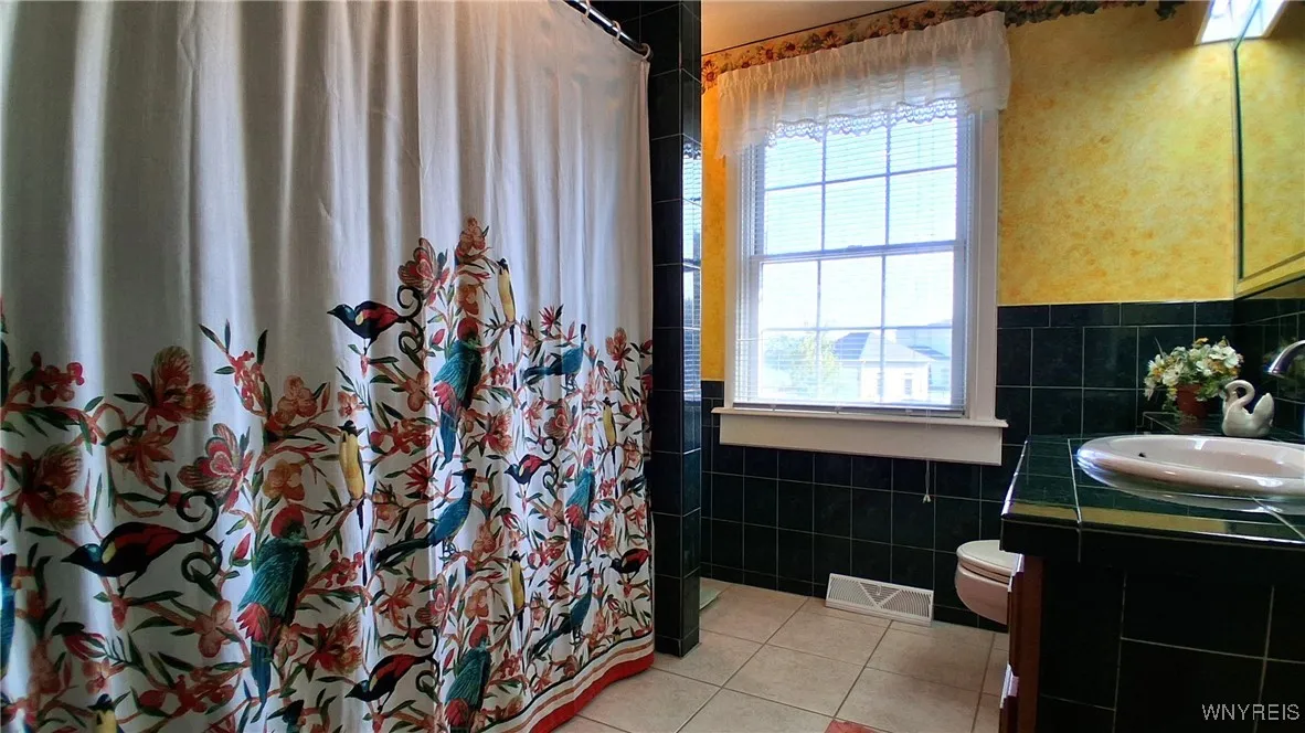1552 East Park Road, Grand Island, New York 14072, Grand Island, New York 14072, 3 Bedrooms Bedrooms, 7 Rooms Rooms,1 BathroomBathrooms,Residential,For Sale,1552 East Park Road, Grand Island, New York 14072,0,B1637764