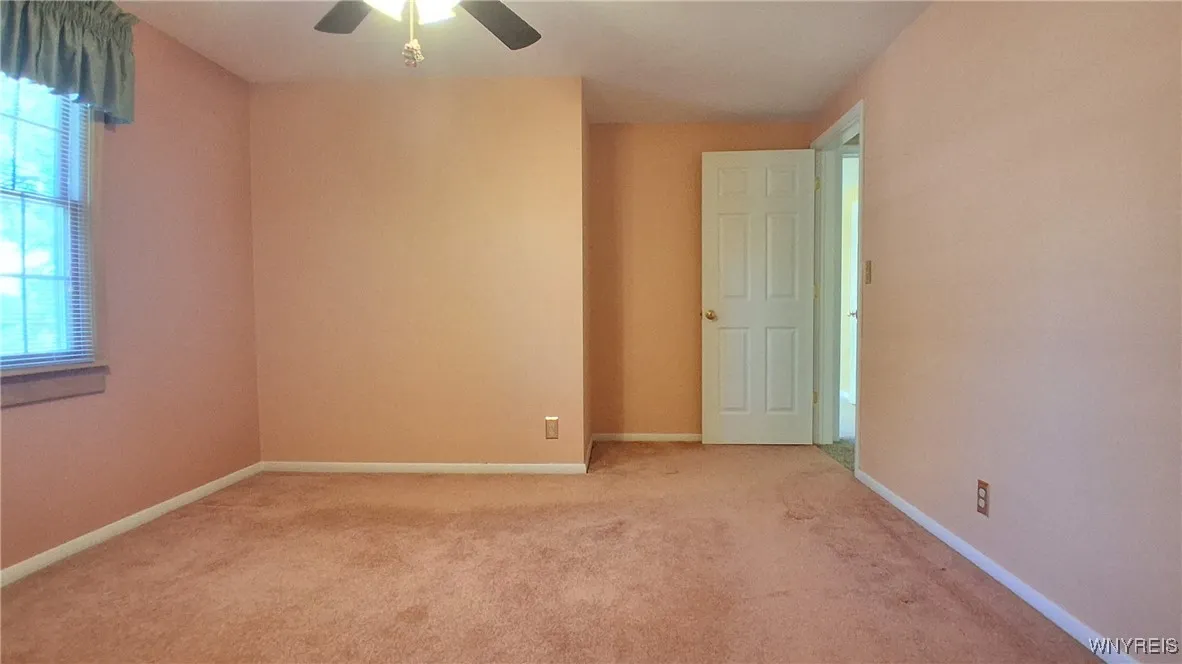 1552 East Park Road, Grand Island, New York 14072, Grand Island, New York 14072, 3 Bedrooms Bedrooms, 7 Rooms Rooms,1 BathroomBathrooms,Residential,Closed,1552 East Park Road, Grand Island, New York 14072,0,B1637764