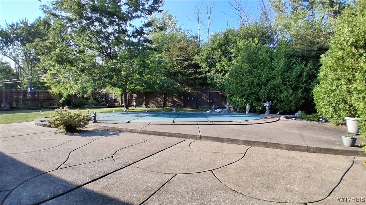 1552 East Park Road, Grand Island, New York 14072, Grand Island, New York 14072, 3 Bedrooms Bedrooms, 7 Rooms Rooms,1 BathroomBathrooms,Residential,Closed,1552 East Park Road, Grand Island, New York 14072,0,B1637764