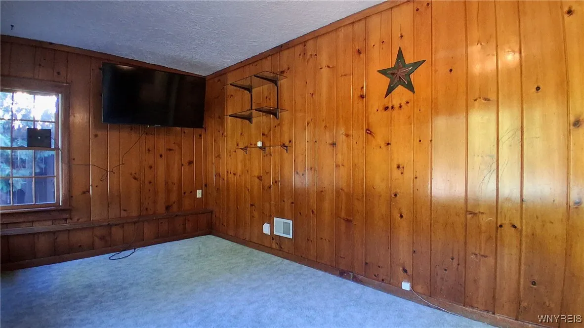 1552 East Park Road, Grand Island, New York 14072, Grand Island, New York 14072, 3 Bedrooms Bedrooms, 7 Rooms Rooms,1 BathroomBathrooms,Residential,Closed,1552 East Park Road, Grand Island, New York 14072,0,B1637764