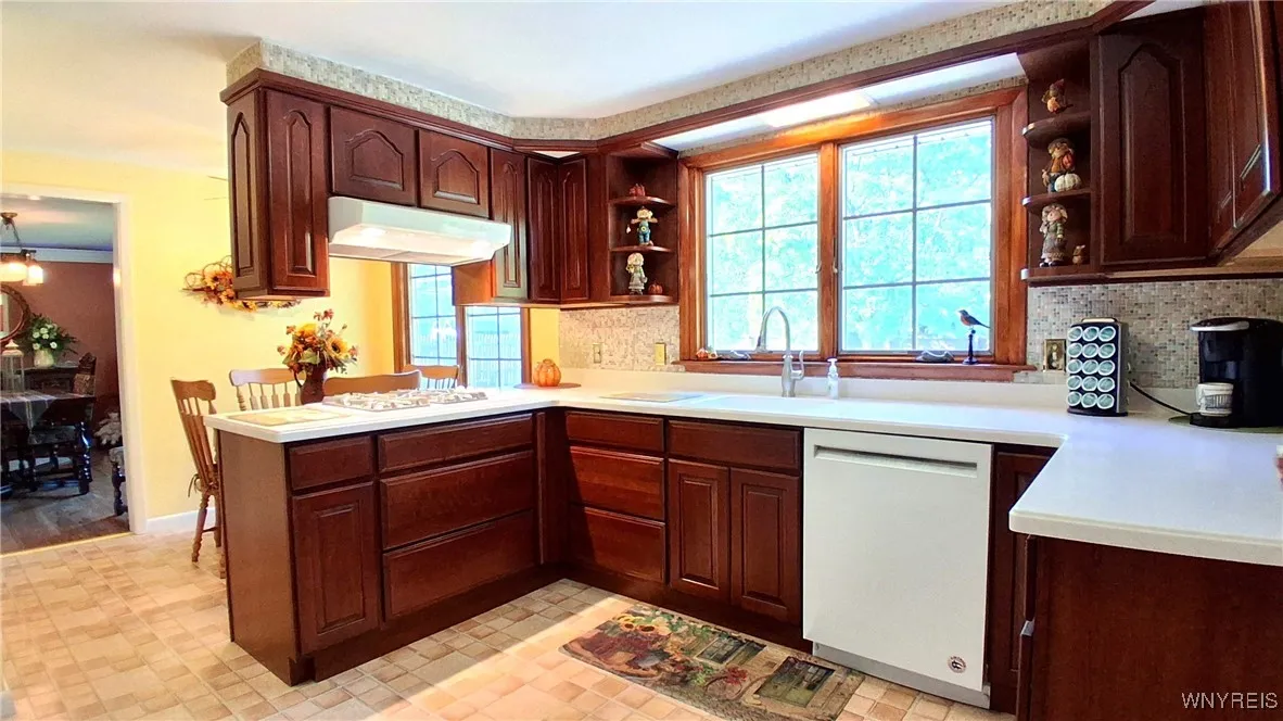 1552 East Park Road, Grand Island, New York 14072, Grand Island, New York 14072, 3 Bedrooms Bedrooms, 7 Rooms Rooms,1 BathroomBathrooms,Residential,For Sale,1552 East Park Road, Grand Island, New York 14072,0,B1637764