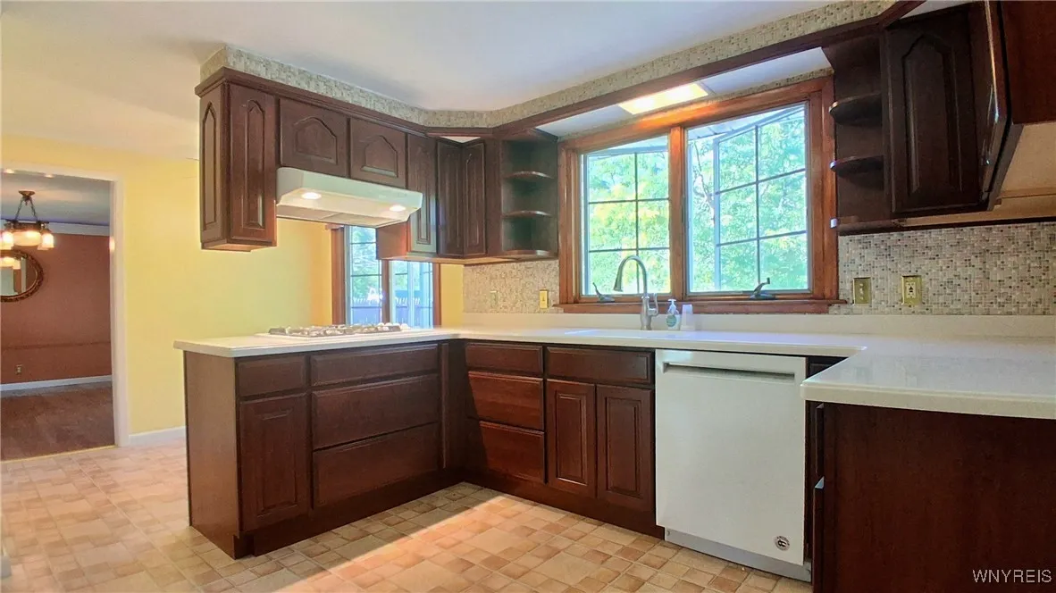 1552 East Park Road, Grand Island, New York 14072, Grand Island, New York 14072, 3 Bedrooms Bedrooms, 7 Rooms Rooms,1 BathroomBathrooms,Residential,Closed,1552 East Park Road, Grand Island, New York 14072,0,B1637764