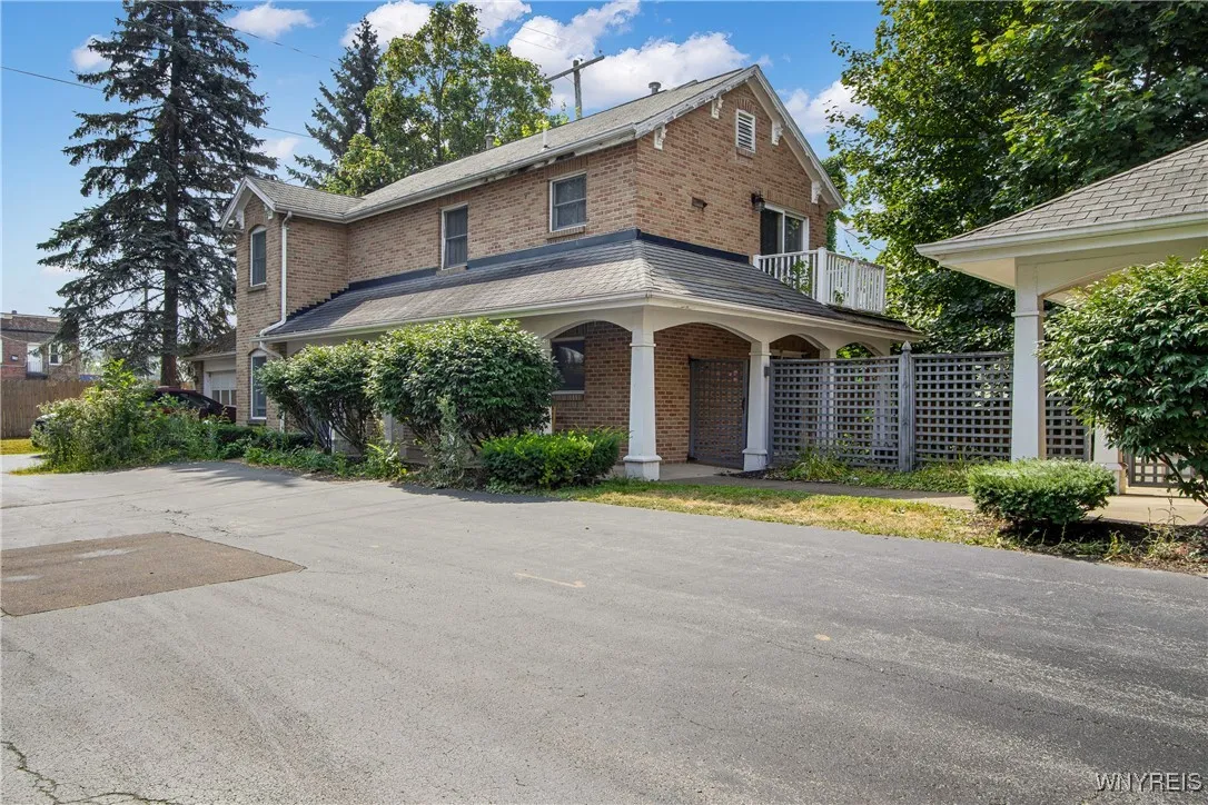 433 Linwood, Buffalo, New York 14209, Buffalo, New York 14209, 8 Bedrooms Bedrooms, ,Multi Family,For Sale,433 Linwood, Buffalo, New York 14209,0,B1636578