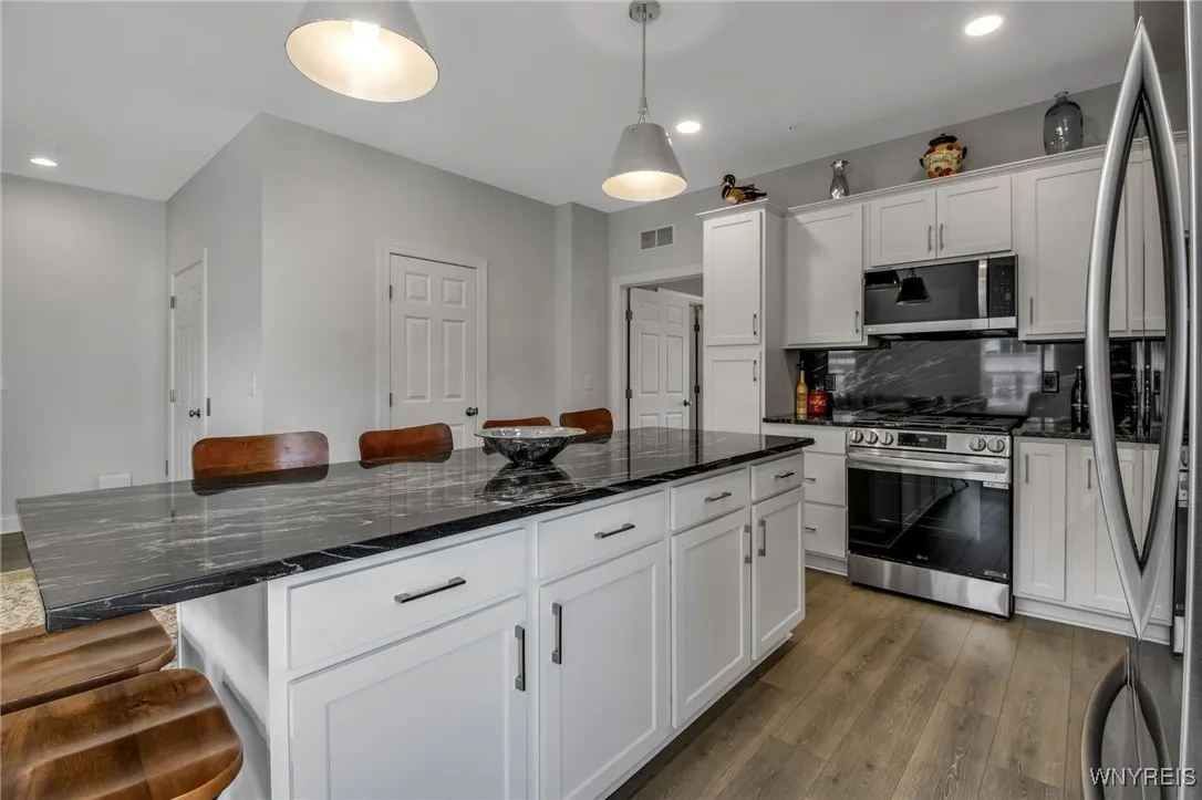 107 California Drive A, Amherst, New York 14221, Amherst, New York 14221, 2 Bedrooms Bedrooms, 7 Rooms Rooms,2 BathroomsBathrooms,Residential,For Sale,107 California Drive A, Amherst, New York 14221,0,B1637717