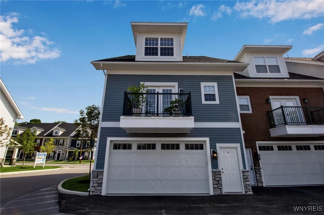 107 California Drive A, Amherst, New York 14221, Amherst, New York 14221, 2 Bedrooms Bedrooms, 7 Rooms Rooms,2 BathroomsBathrooms,Residential,For Sale,107 California Drive A, Amherst, New York 14221,0,B1637717