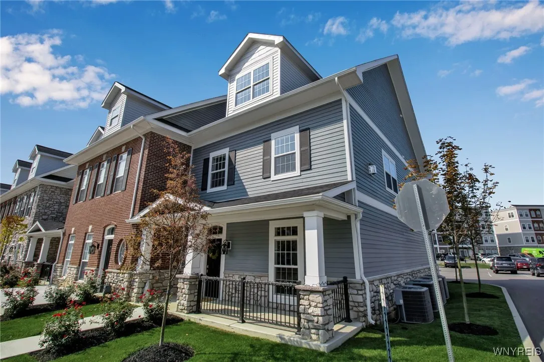 107 California Drive A, Amherst, New York 14221, Amherst, New York 14221, 2 Bedrooms Bedrooms, 7 Rooms Rooms,2 BathroomsBathrooms,Residential,For Sale,107 California Drive A, Amherst, New York 14221,0,B1637717
