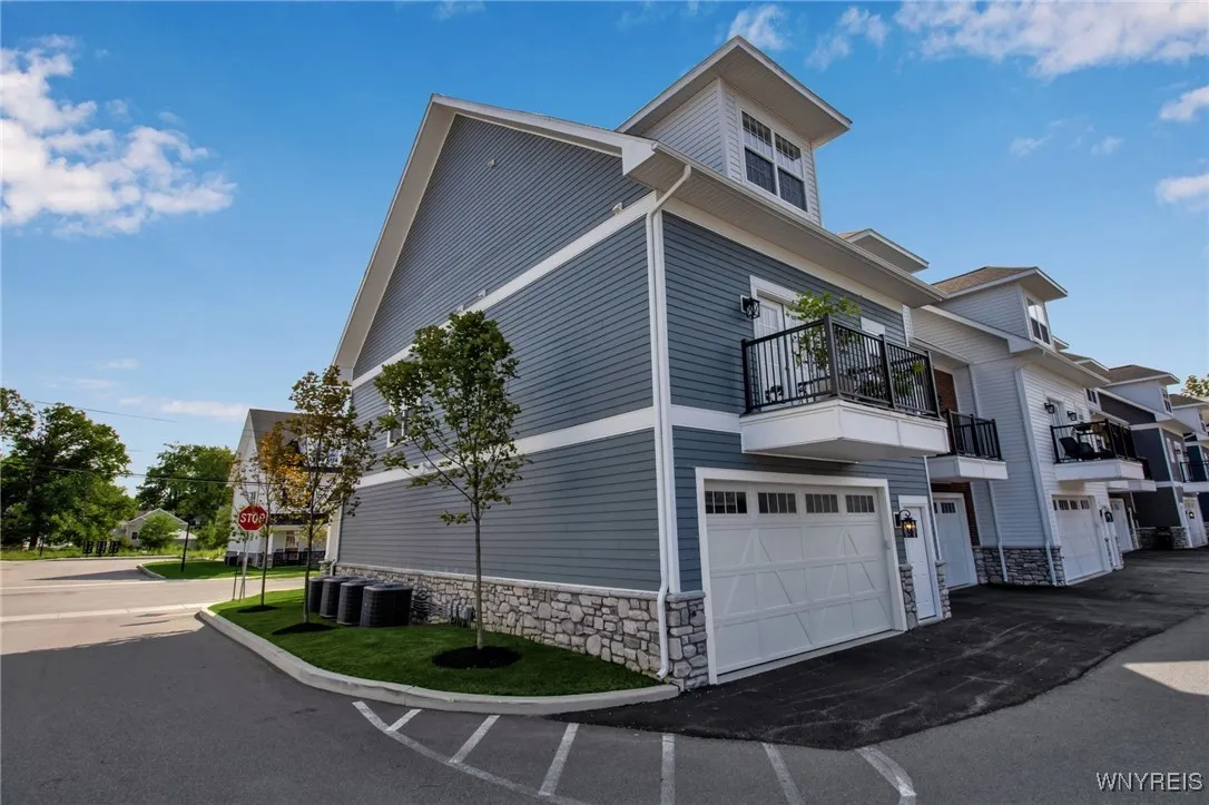 107 California Drive A, Amherst, New York 14221, Amherst, New York 14221, 2 Bedrooms Bedrooms, 7 Rooms Rooms,2 BathroomsBathrooms,Residential,For Sale,107 California Drive A, Amherst, New York 14221,0,B1637717