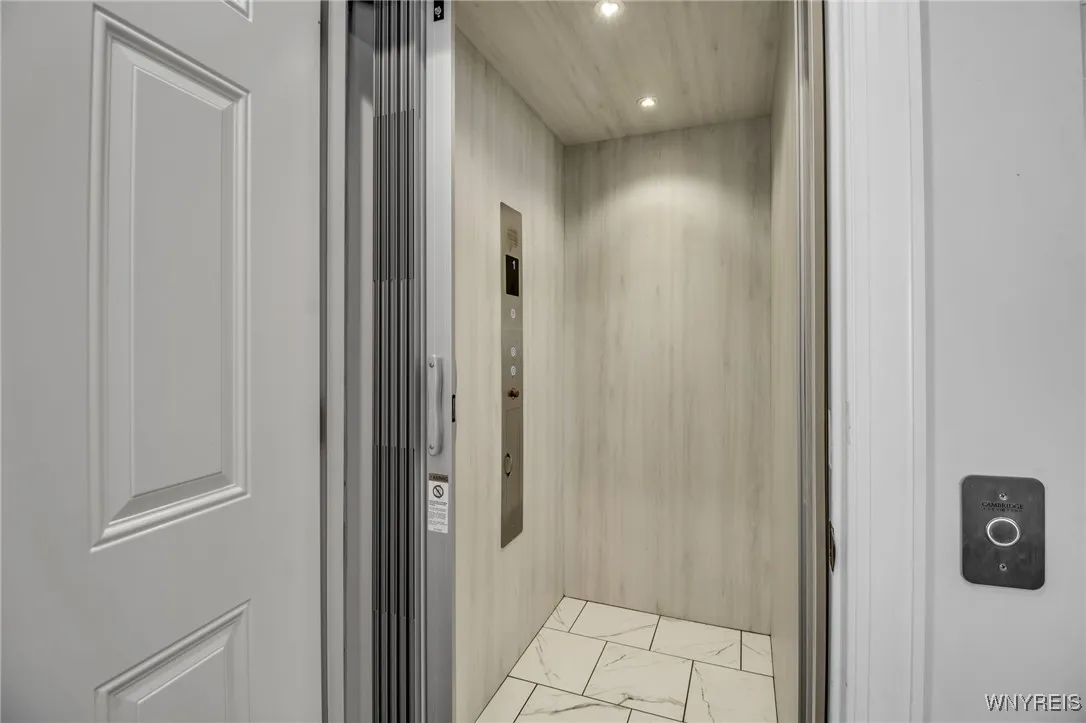 107 California Drive A, Amherst, New York 14221, Amherst, New York 14221, 2 Bedrooms Bedrooms, 7 Rooms Rooms,2 BathroomsBathrooms,Residential,For Sale,107 California Drive A, Amherst, New York 14221,0,B1637717