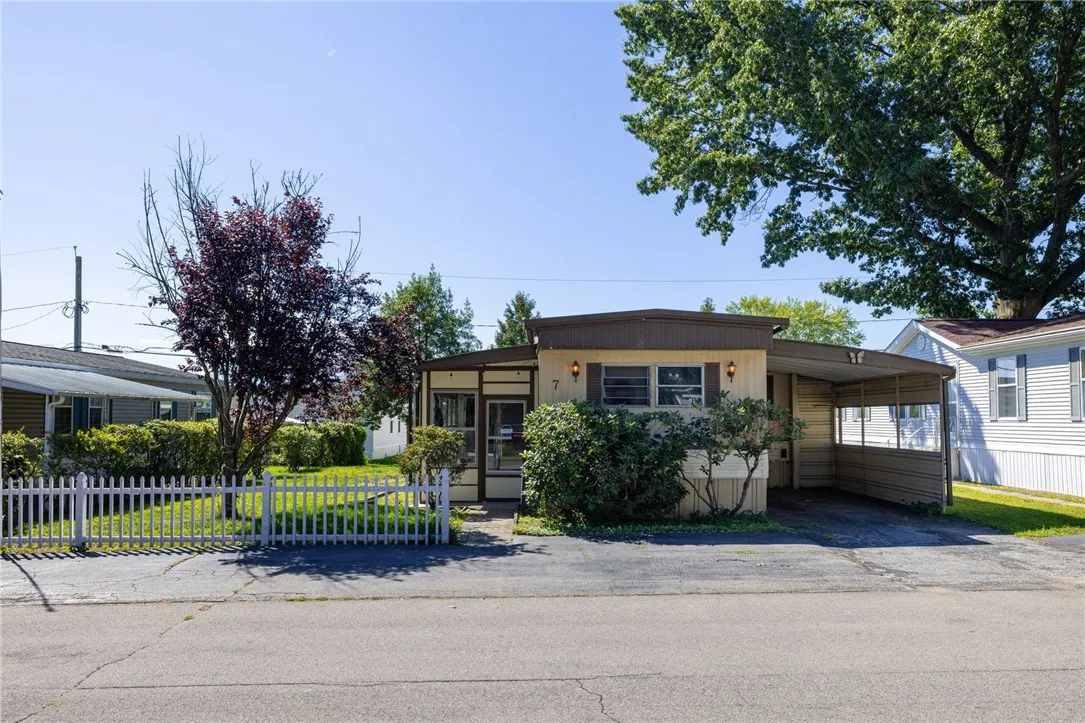 7 Skyview Dr., Penfield, New York 14626, Penfield, New York 14626, 2 Bedrooms Bedrooms, 4 Rooms Rooms,1 BathroomBathrooms,Residential,Closed,7 Skyview Dr., Penfield, New York 14626,0,R1637782