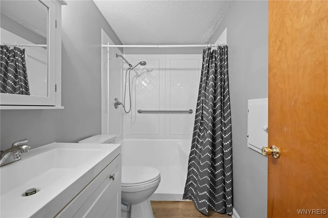 38 Desmond Court, Tonawanda, New York 14150, Tonawanda, New York 14150, 2 Bedrooms Bedrooms, 6 Rooms Rooms,2 BathroomsBathrooms,Residential,For Sale,38 Desmond Court, Tonawanda, New York 14150,0,B1635785