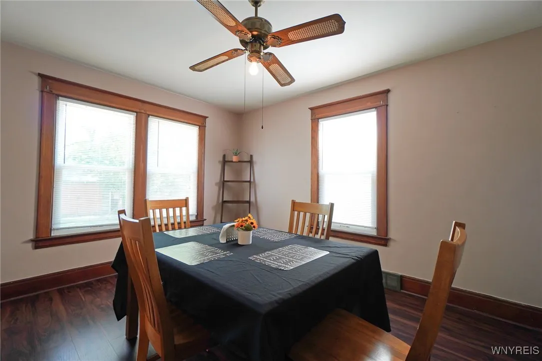 749 16th Street, Niagara Falls, New York 14301, Niagara Falls, New York 14301, 3 Bedrooms Bedrooms, 6 Rooms Rooms,1 BathroomBathrooms,Residential,For Sale,749 16th Street, Niagara Falls, New York 14301,0,B1637236