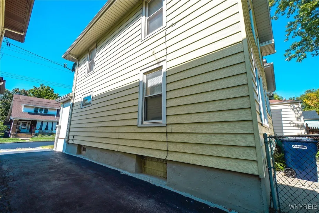 749 16th Street, Niagara Falls, New York 14301, Niagara Falls, New York 14301, 3 Bedrooms Bedrooms, 6 Rooms Rooms,1 BathroomBathrooms,Residential,For Sale,749 16th Street, Niagara Falls, New York 14301,0,B1637236