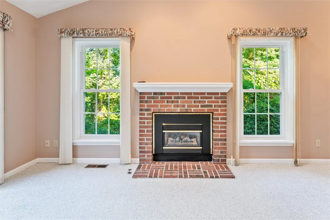 1331 Wellington Dr Drive, Victor, New York 14564, Victor, New York 14564, 2 Bedrooms Bedrooms, 5 Rooms Rooms,2 BathroomsBathrooms,Residential,Closed,1331 Wellington Dr Drive, Victor, New York 14564,0,R1637315