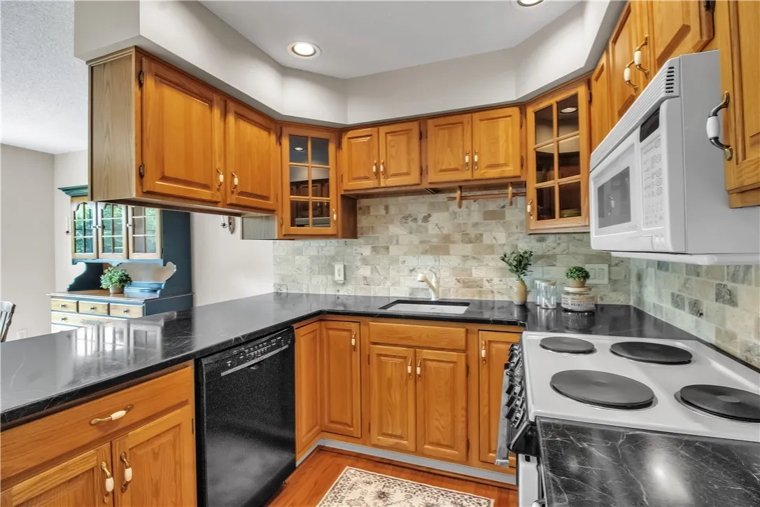 20 Pinegrove Court, Hamburg, New York 14075, Hamburg, New York 14075, 2 Bedrooms Bedrooms, 5 Rooms Rooms,1 BathroomBathrooms,Residential,For Sale,20 Pinegrove Court, Hamburg, New York 14075,0,R1637784