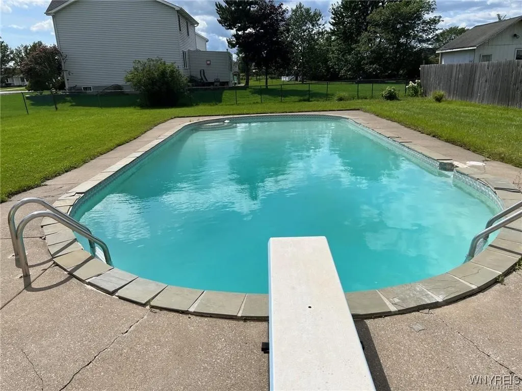 2666 Stony Point Road, Grand Island, New York 1407, Grand Island, New York 14072, 5 Bedrooms Bedrooms, 9 Rooms Rooms,2 BathroomsBathrooms,Residential,For Sale,2666 Stony Point Road, Grand Island, New York 1407,0,B1637857