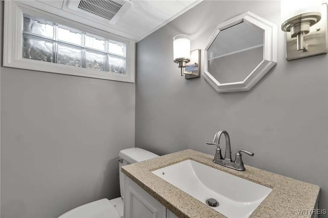 8155 Clarherst Drive, Clarence, New York 14051, Clarence, New York 14051, 4 Bedrooms Bedrooms, 10 Rooms Rooms,2 BathroomsBathrooms,Residential,For Sale,8155 Clarherst Drive, Clarence, New York 14051,0,B1637604