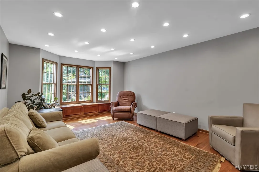 8155 Clarherst Drive, Clarence, New York 14051, Clarence, New York 14051, 4 Bedrooms Bedrooms, 10 Rooms Rooms,2 BathroomsBathrooms,Residential,For Sale,8155 Clarherst Drive, Clarence, New York 14051,0,B1637604
