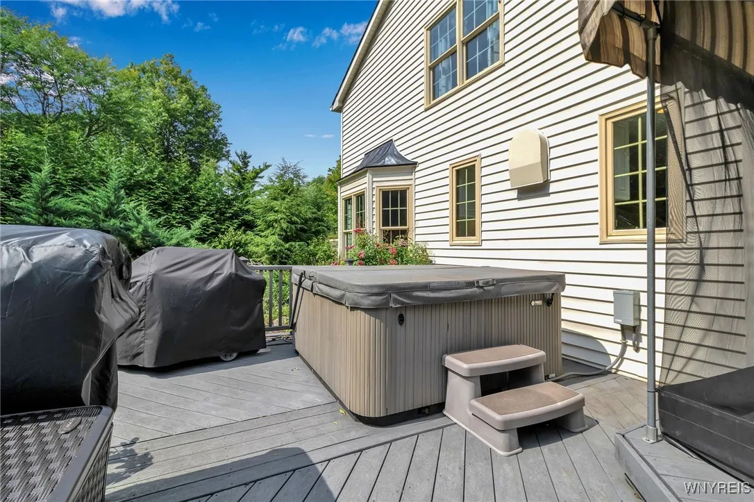 8155 Clarherst Drive, Clarence, New York 14051, Clarence, New York 14051, 4 Bedrooms Bedrooms, 10 Rooms Rooms,2 BathroomsBathrooms,Residential,For Sale,8155 Clarherst Drive, Clarence, New York 14051,0,B1637604