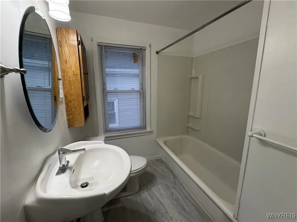 141 Hawthorne Avenue, Tonawanda, New York 14223, Tonawanda, New York 14223, 2 Bedrooms Bedrooms, 5 Rooms Rooms,1 BathroomBathrooms,Residential Lease,Closed,141 Hawthorne Avenue, Tonawanda, New York 14223,0,B1637840