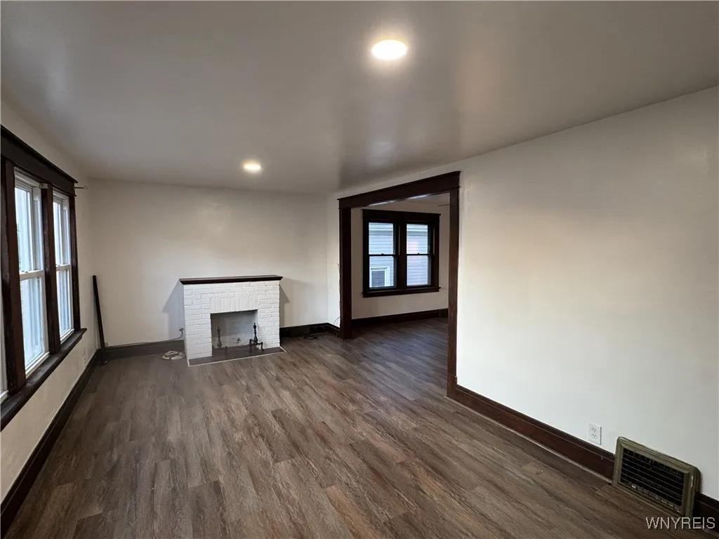 141 Hawthorne Avenue, Tonawanda, New York 14223, Tonawanda, New York 14223, 2 Bedrooms Bedrooms, 5 Rooms Rooms,1 BathroomBathrooms,Residential Lease,Closed,141 Hawthorne Avenue, Tonawanda, New York 14223,0,B1637840