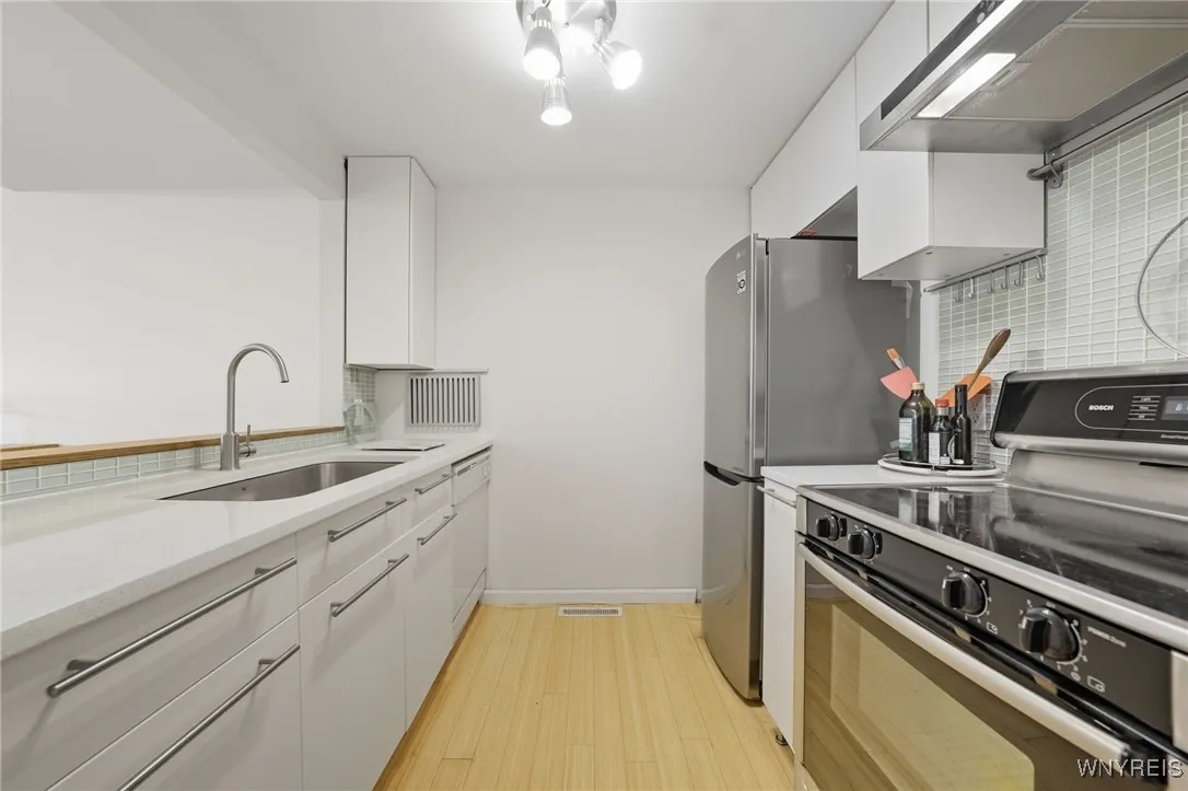 4d Beacon Park D, Amherst, New York 14228, Amherst, New York 14228, 2 Bedrooms Bedrooms, 7 Rooms Rooms,2 BathroomsBathrooms,Residential,For Sale,4d Beacon Park D, Amherst, New York 14228,0,B1637290