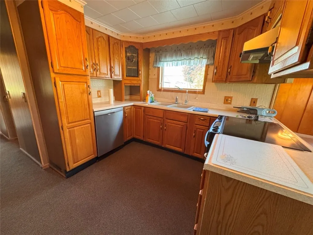 1756 Whiskey Hill, Waterloo, New York 13165, Waterloo, New York 13165, 5 Bedrooms Bedrooms, 9 Rooms Rooms,1 BathroomBathrooms,Residential,Closed,1756 Whiskey Hill, Waterloo, New York 13165,0,R1637811