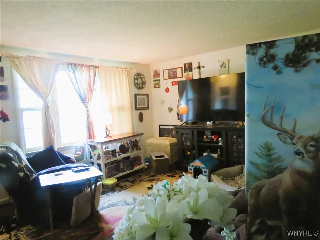 Apt ! - 16X11 Living Room