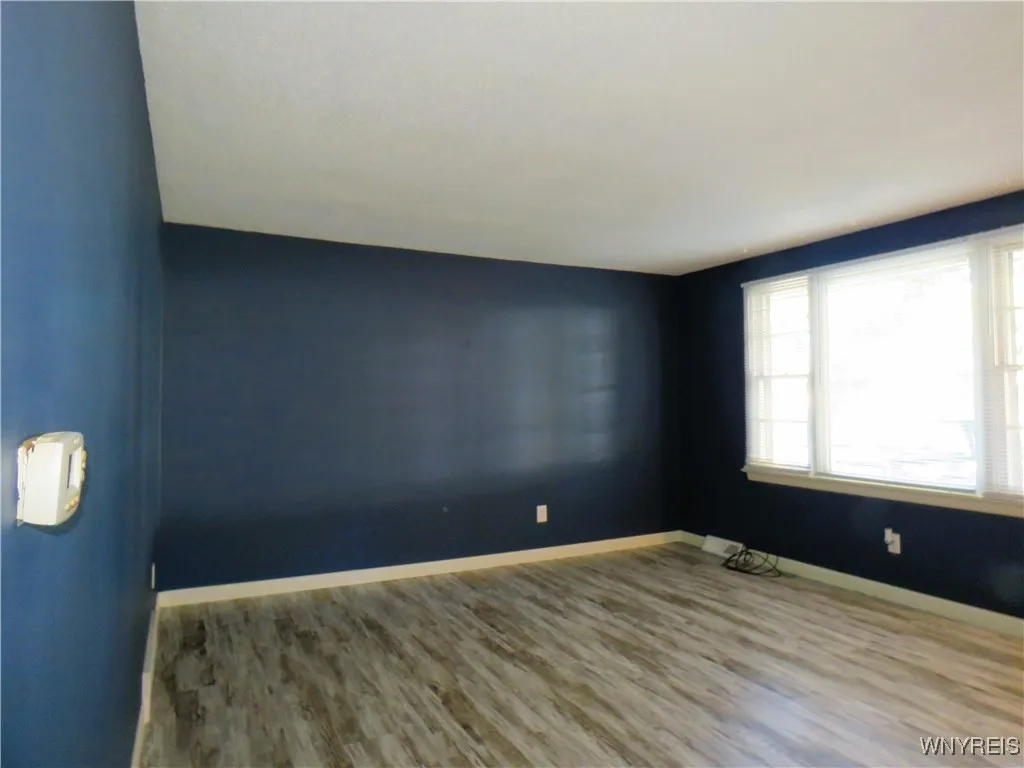 Apt 2 - 16x11 Living Room